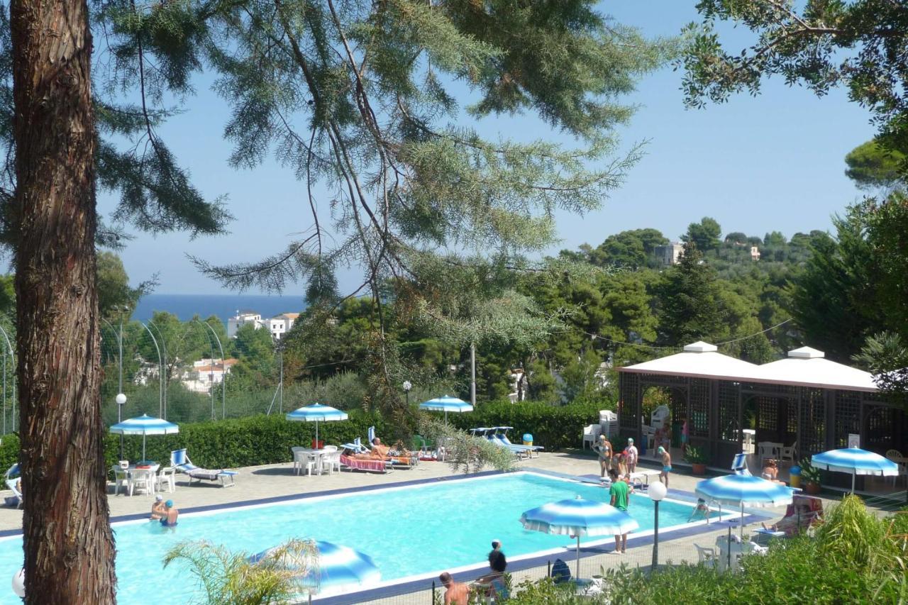 Happy Camp Mobile Homes In Villaggio Internazionale Campsite *